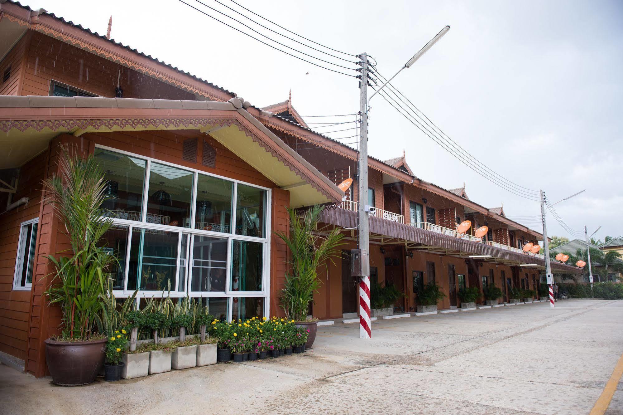 Sri Siam Resort Канчанабури Экстерьер фото